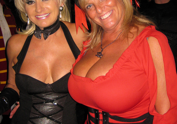 Mature woman with giant big tits